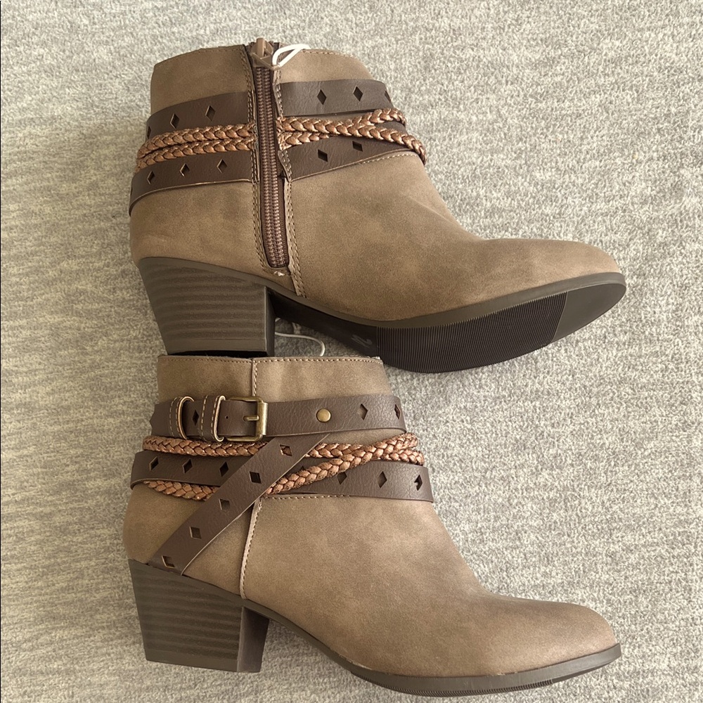 Report Ankle‎ Booties Women Girls Size 4 Tan Brown 1.75 Inch Heel Side Zip New